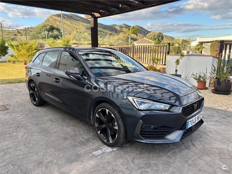 Gris / plata Usado 2023 Cupra Leon Familiar | 23.500 € (Precio justo) - Imagen 1/4