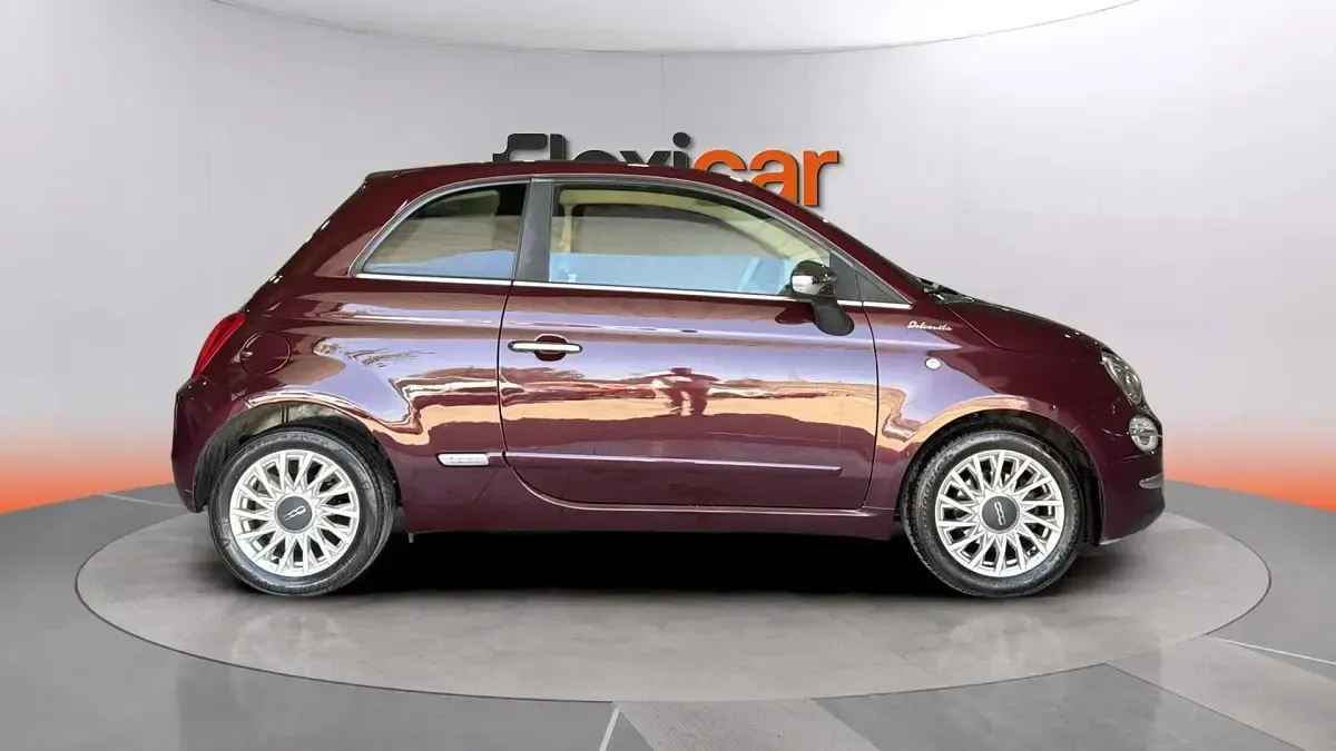 Usado Fiat 500 Dolcevita 71 CV (52 kW) 2021 Burdeos Descapotable