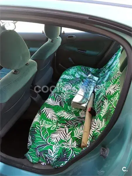 Usado Peugeot 206 70 CV (51 kW) 2002 Verde Berlina
