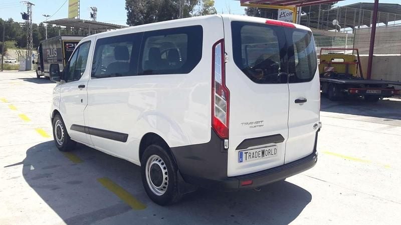 Usado Ford Tourneo Trend 105 CV (77 kW) 2021 Blanco Monovolumen