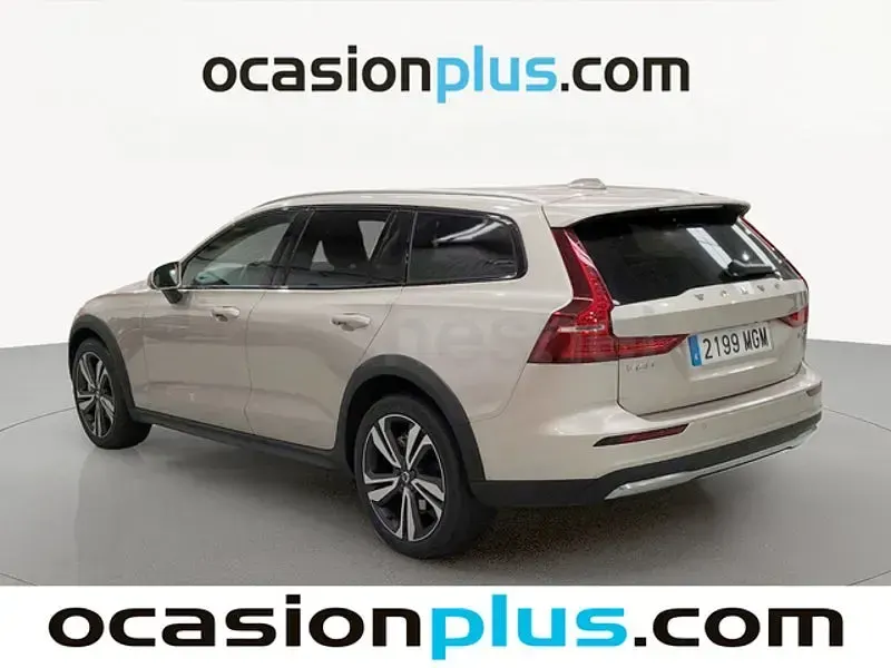 Usado Volvo V60 CC Core 197 CV (144 kW) 2023 Gris / plata Familiar