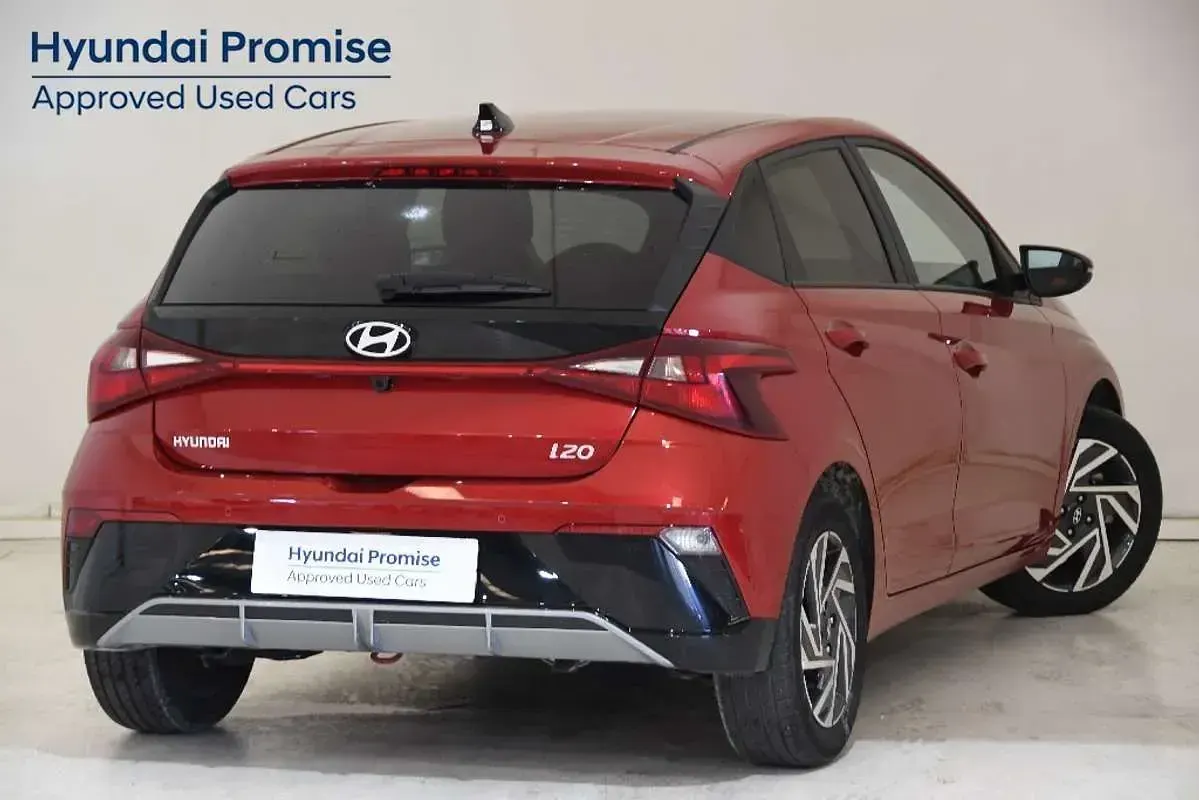 Usado Hyundai i20 101 CV (74 kW) 2025 Burdeos Utilitario