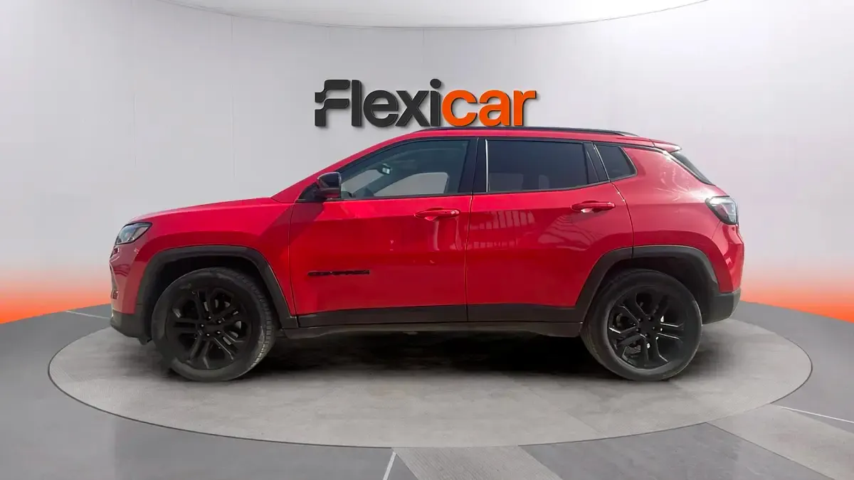 Usado Jeep Compass Night Eagle 131 CV (96 kW) 2022 Rojo SUV