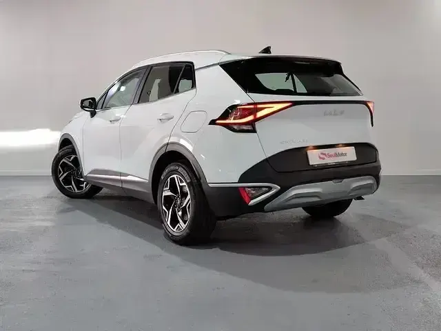 Usado Kia Sportage 136 CV (100 kW) 2024 Blanco SUV