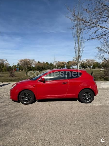 Usado Alfa Romeo GT Junior 78 CV (57 kW) 2009 Rojo Berlina