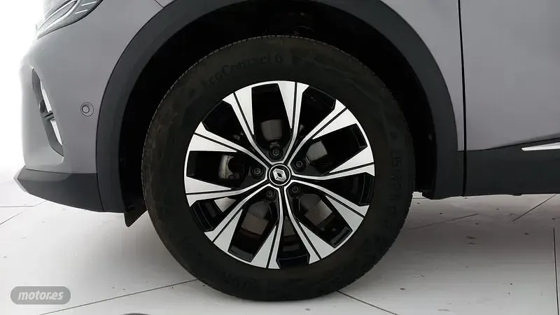 Usado Renault Captur Techno 90 CV (66 kW) 2024 Gris SUV