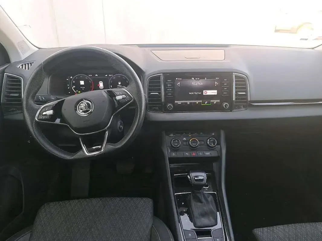 Usado Skoda Karoq Style 150 CV (110 kW) 2023 Gris SUV
