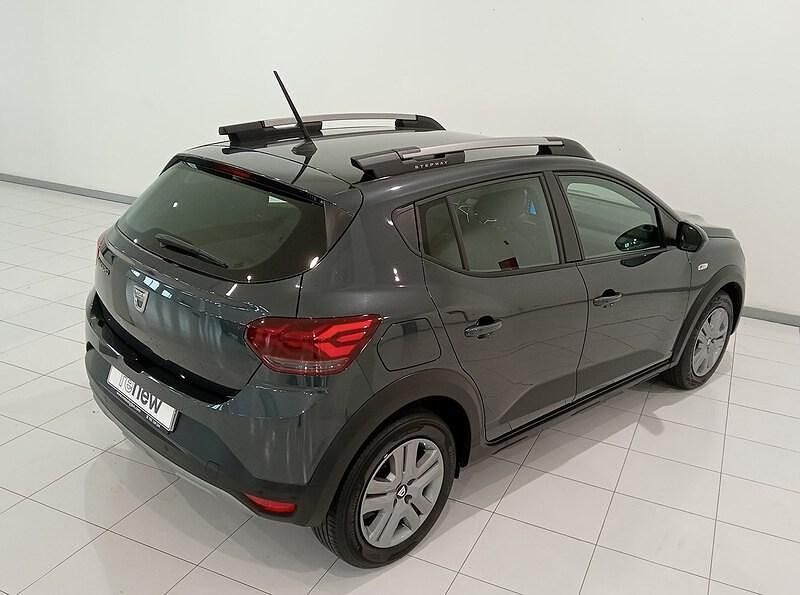 Usado Dacia Sandero Comfort 91 CV (66 kW) 2021 Gris Berlina