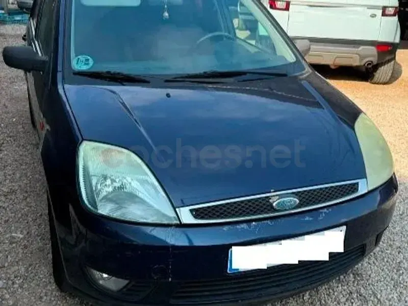 Usado Ford Fiesta Trend 80 CV (58 kW) 2003 Azul Utilitario