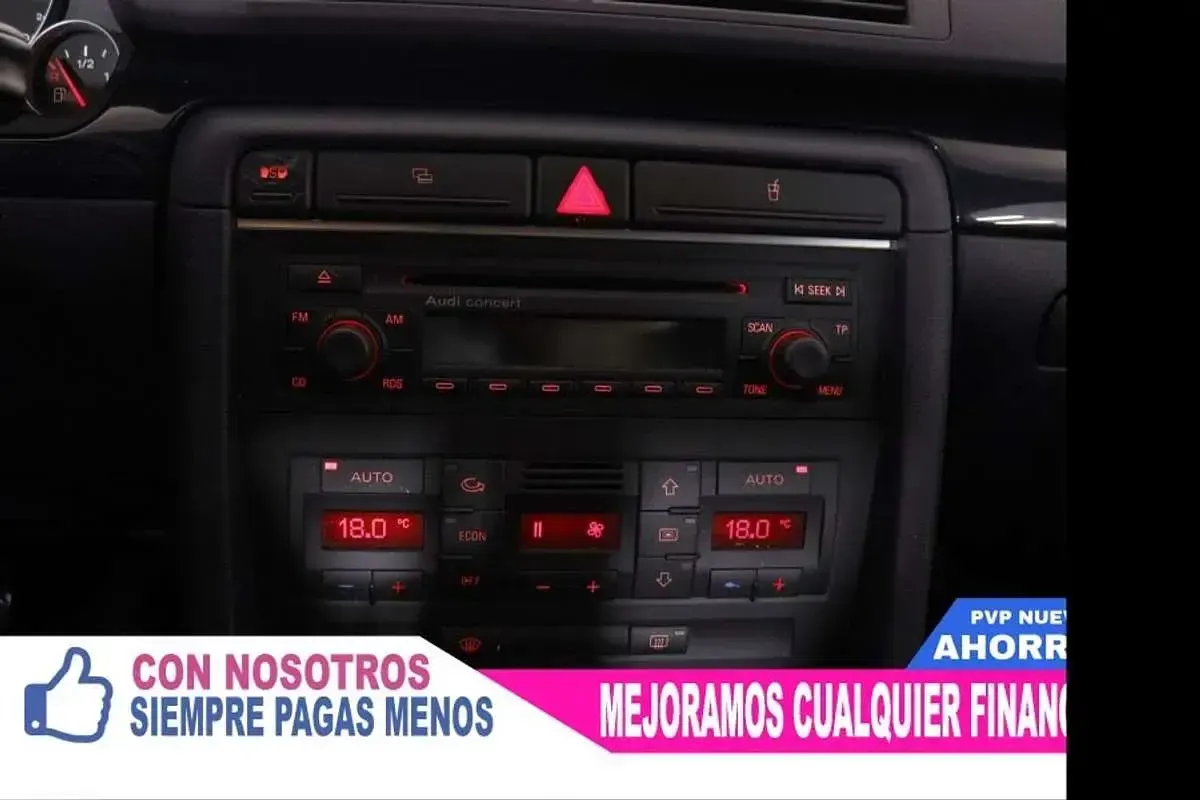 Usado Audi A4 131 CV (96 kW) 2003 Azul Berlina