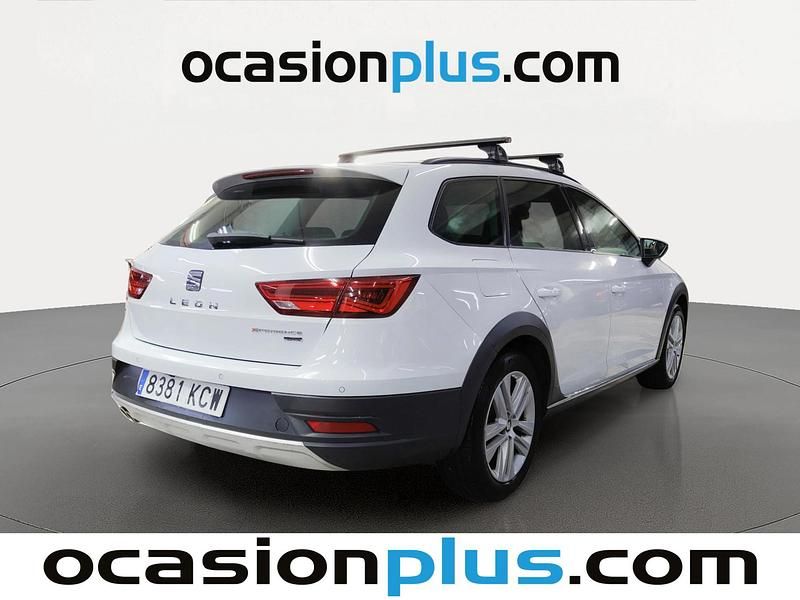 Usado Seat Leon 4Drive 184 CV (135 kW) 2017 Blanco Familiar
