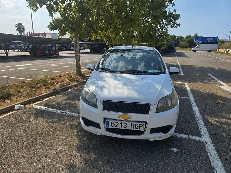 Usado Chevrolet Aveo LS 86 CV (63 kW) 2011 Blanco Berlina