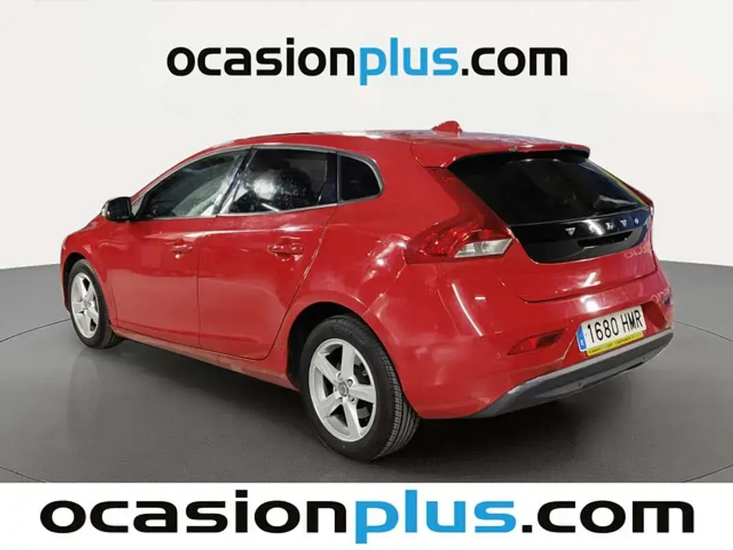Usado Volvo V40 Kinetic 115 CV (84 kW) 2012 Rojo Utilitario
