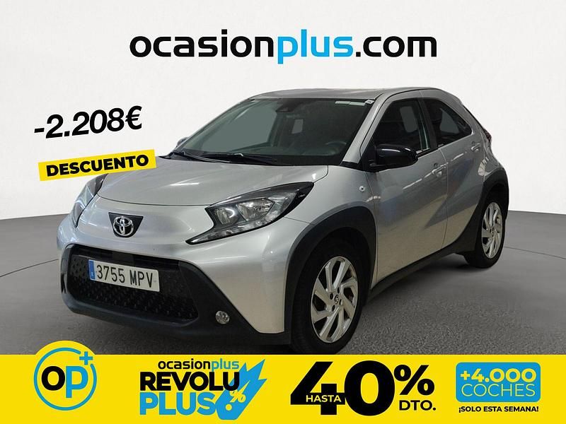 Usado Toyota Aygo X Play 72 CV (52 kW) 2024 Gris SUV
