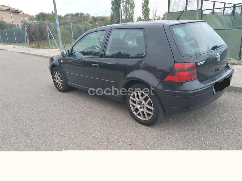 Usado VW Golf IV 110 CV (80 kW) 2003 Negro Berlina