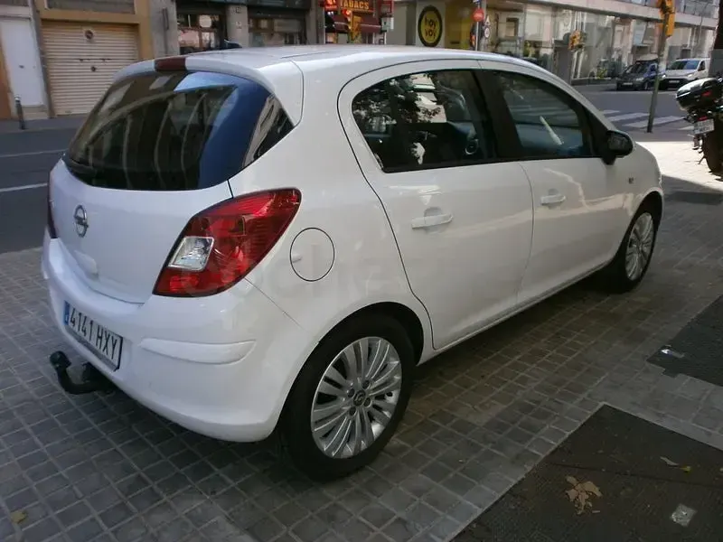 Usado Opel Corsa Selective 86 CV (63 kW) 2014 Blanco Utilitario