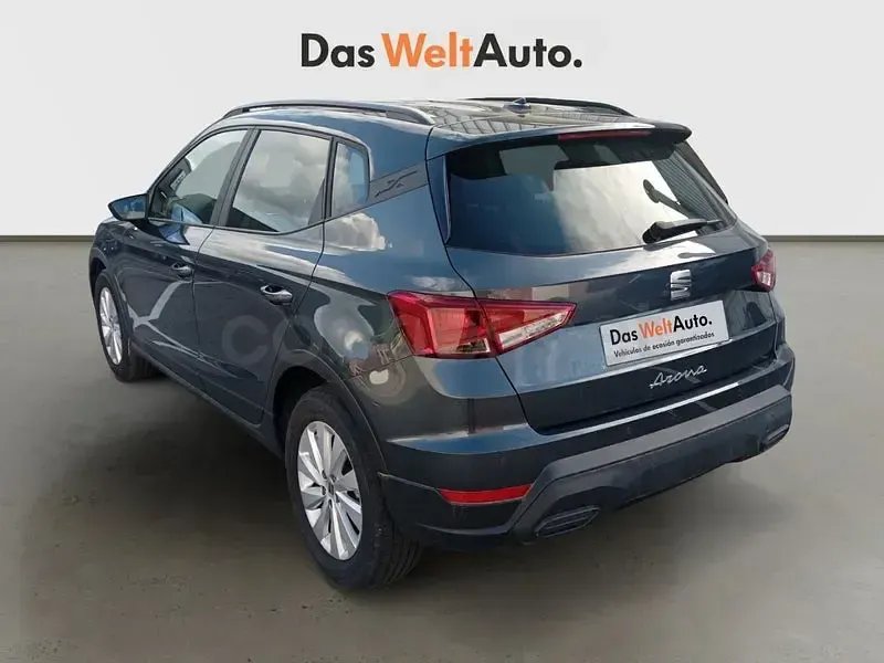 Usado Seat Arona Style 115 CV (84 kW) 2025 Gris / plata SUV