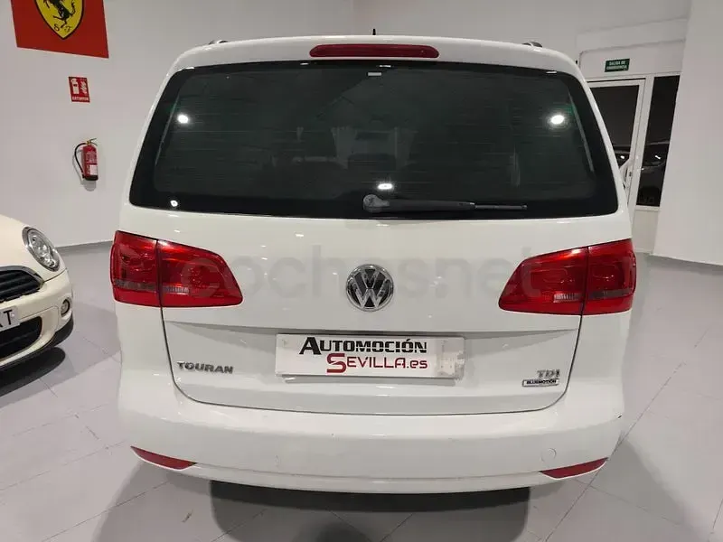 Usado VW Touran Advance 105 CV (77 kW) 2015 Blanco Monovolumen