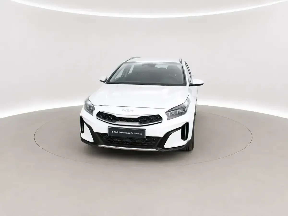 Usado Kia XCeed 100 CV (73 kW) 2025 Blanco SUV