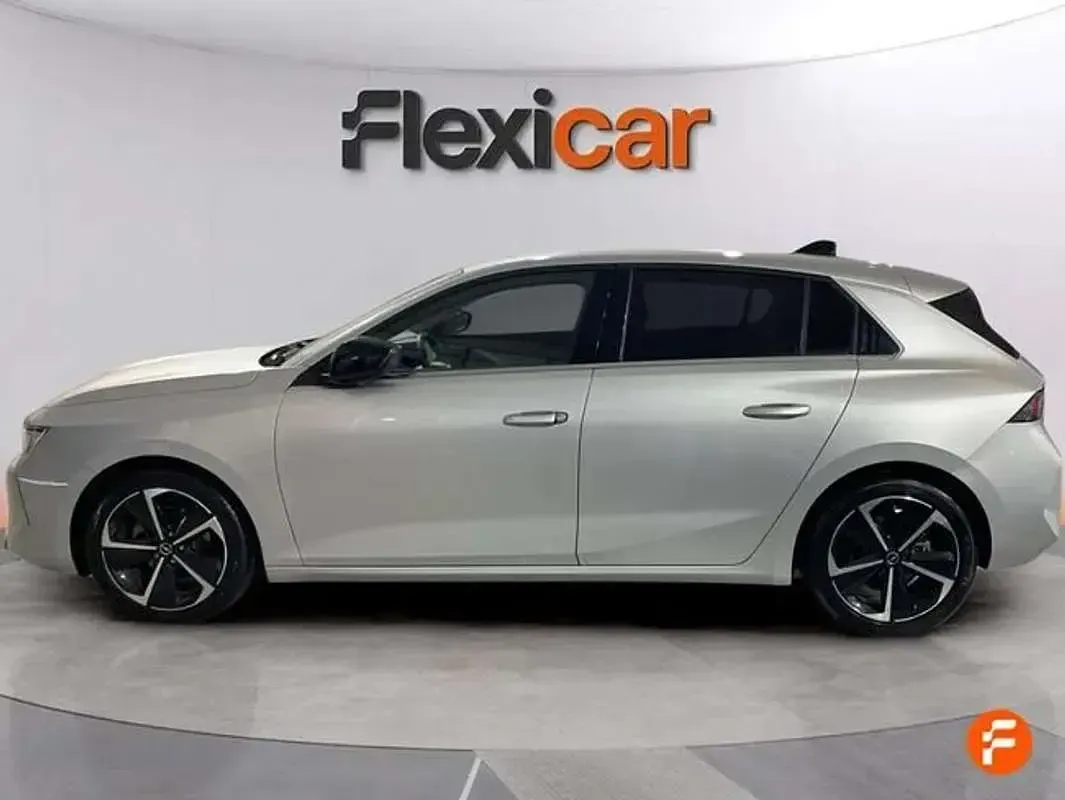 Usado Opel Astra Edition 131 CV (96 kW) 2023 Azul Utilitario