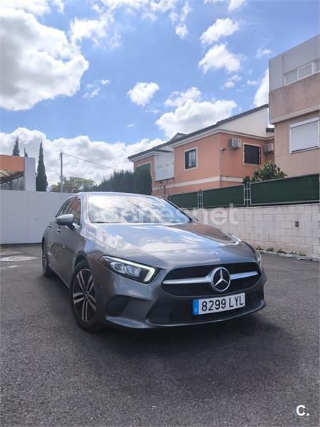 Usado Mercedes A180 136 CV (100 kW) 2022 Gris / plata Berlina