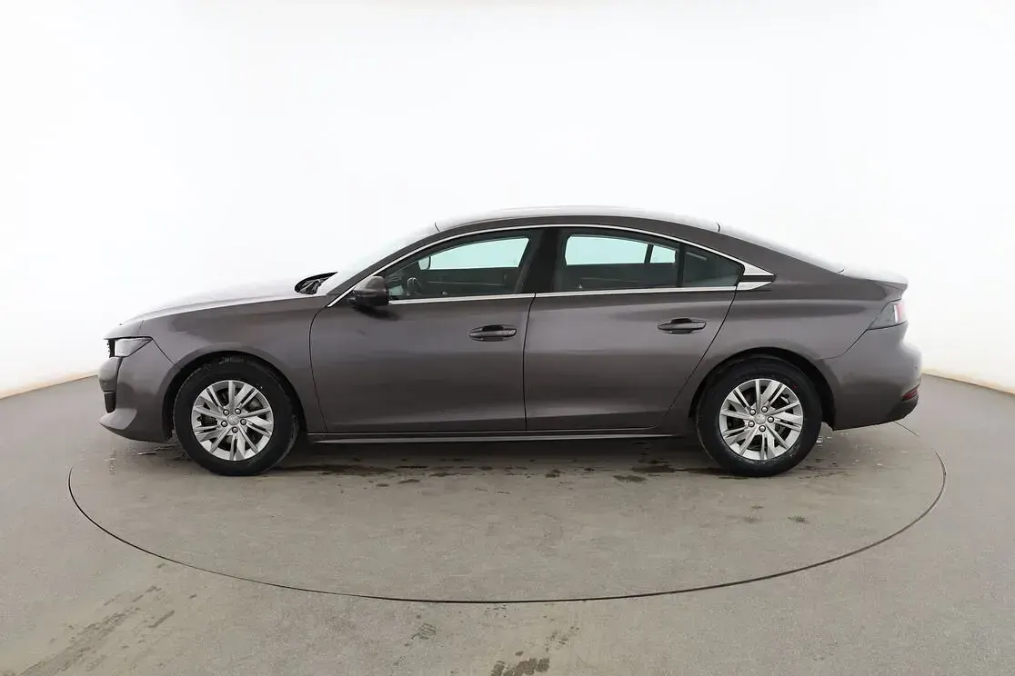 Usado Peugeot 508 Active 131 CV (96 kW) 2021 Gris Berlina