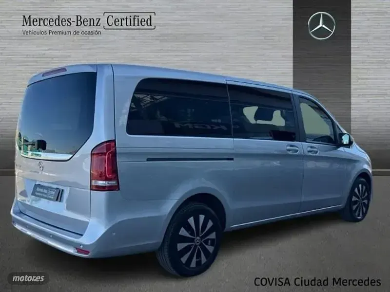 Usado Mercedes E250 190 CV (139 kW) 2023 Gris / plateado Monovolumen