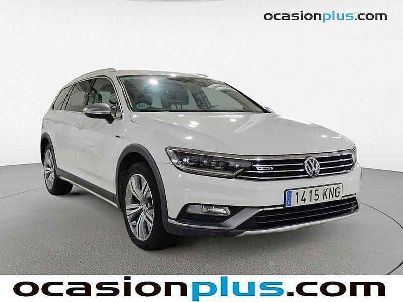 Usado VW Passat Alltrack 190 CV (139 kW) 2018 Blanco Familiar