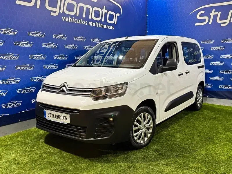 Usado Citroën Berlingo Live 100 CV (73 kW) 2019 Blanco Monovolumen