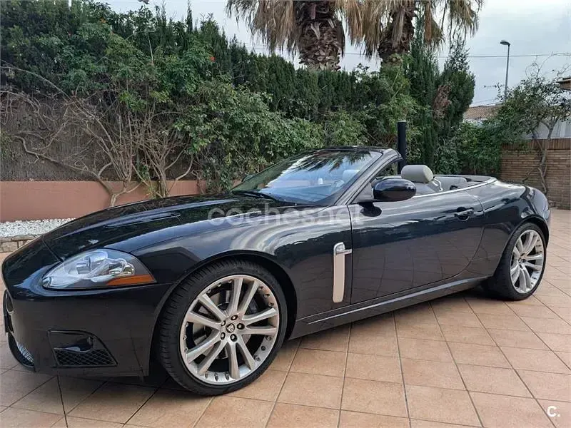 Usado Jaguar XKR 416 CV (305 kW) 2007 Negro Descapotable