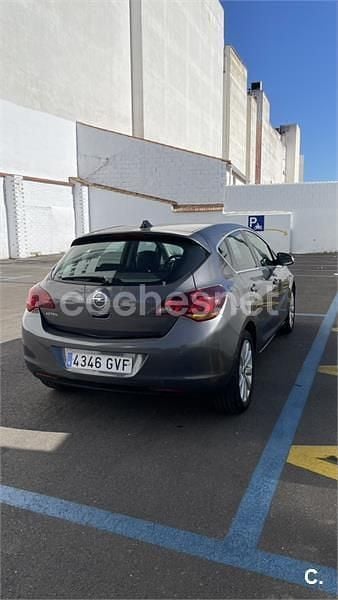 Gris / plata Usado 2010 Opel Astra Enjoy Berlina | 5000 € (Buen precio) - Imagen 1/3