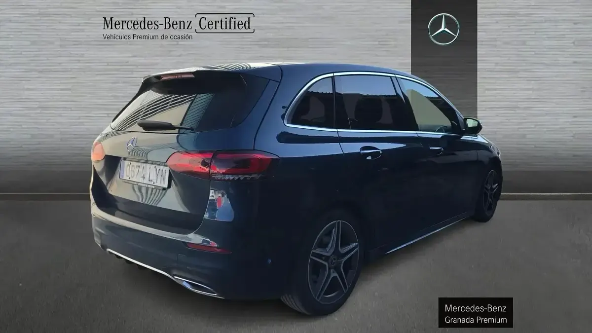 Occasion Mercedes B200 AMG line 150 PK (110 kW) 2022 Blauw MPV