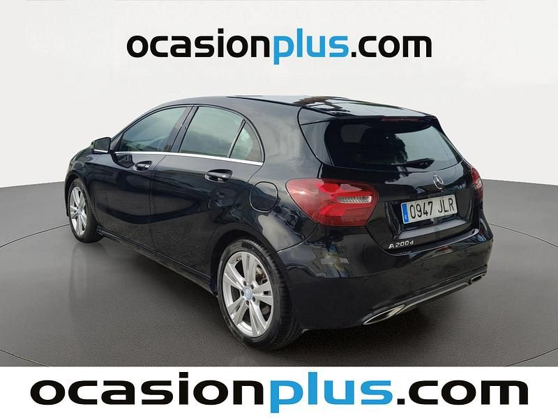 Usado Mercedes A200 Urban 136 CV (100 kW) 2016 Negro Utilitario