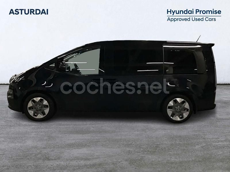 Usado Hyundai Staria 177 CV (130 kW) 2023 Moonlight blue (perlado) Monovolumen