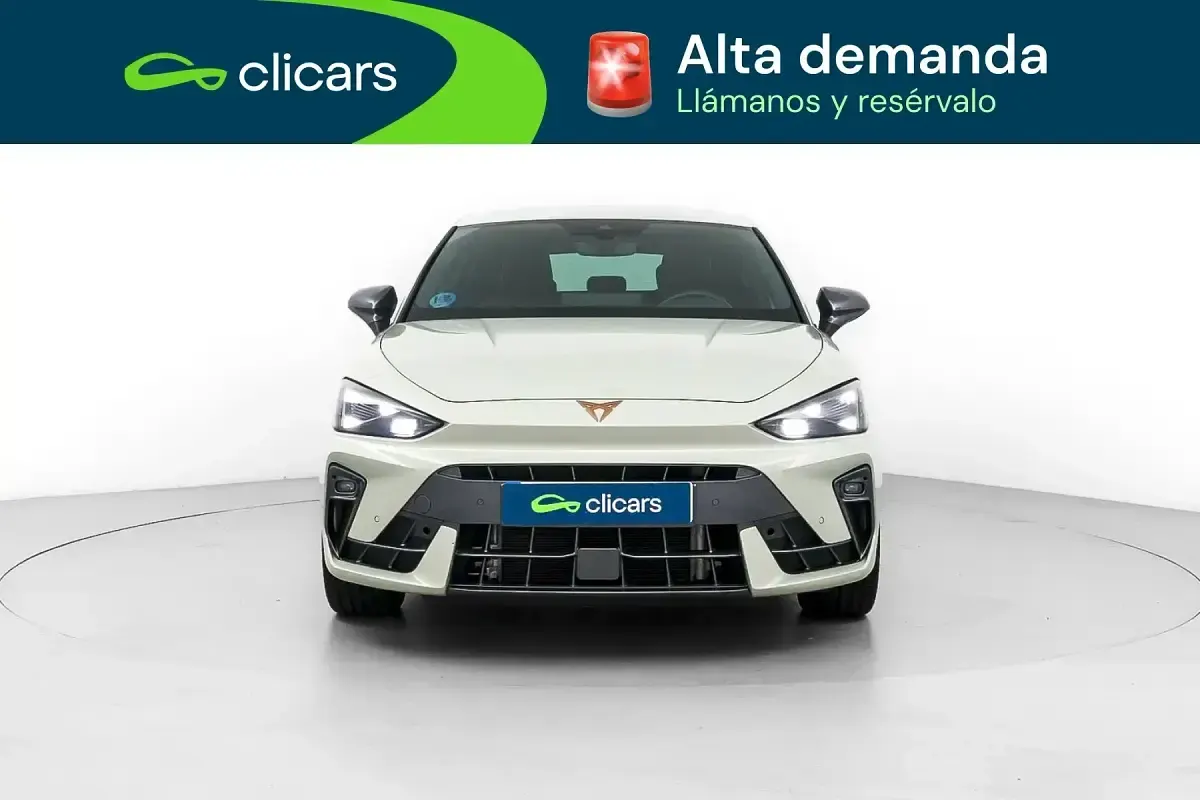 Usado Cupra Leon 150 CV (110 kW) 2025 Blanco Berlina