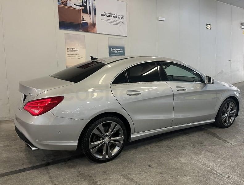 Usado Mercedes CLA200 136 CV (100 kW) 2015 Gris / plata Berlina