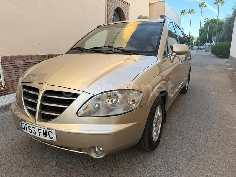 Beige Usado 2007 Ssangyong (KGM) Rodius Limited Monovolumen | 4999 € (Buen precio) - Imagen 1/4