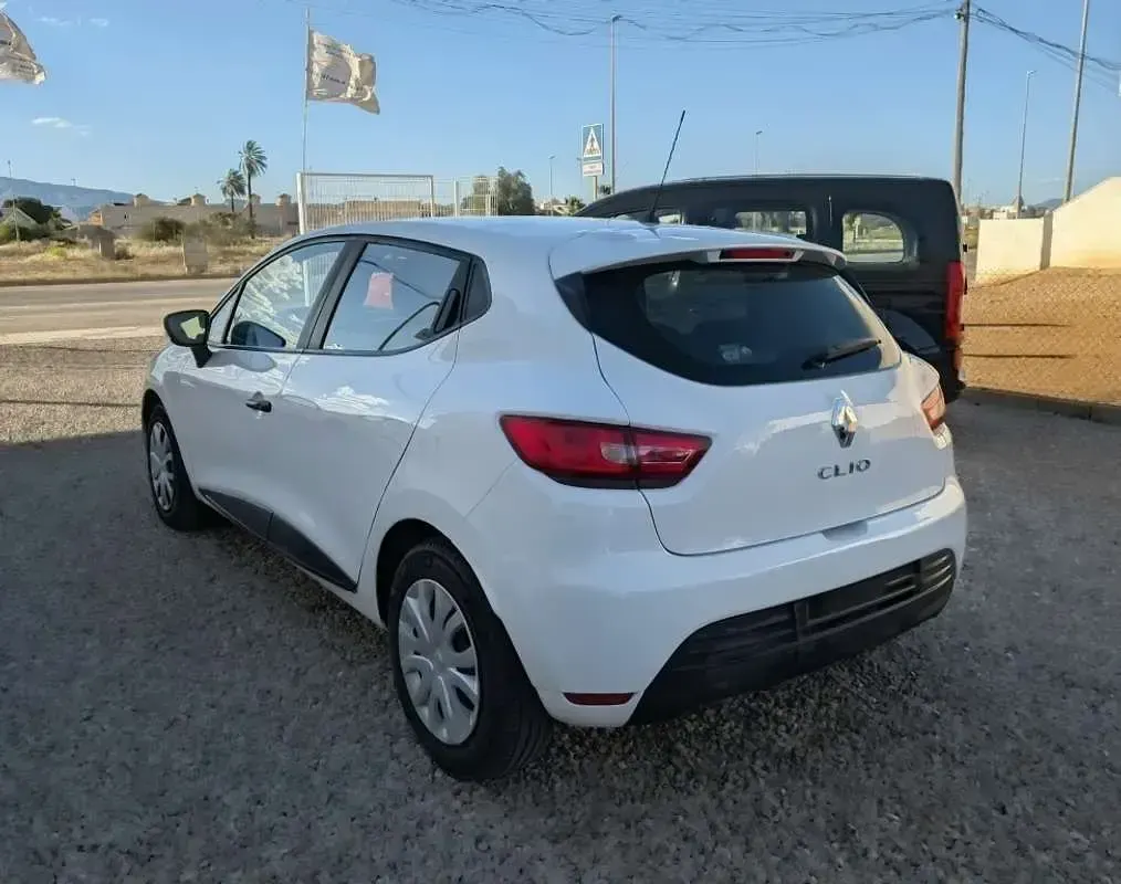 Usado Renault Clio Business 75 CV (55 kW) 2020 Blanco Utilitario