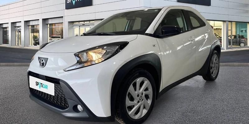 Usado Toyota Aygo X 72 CV (52 kW) 2022 Blanco SUV