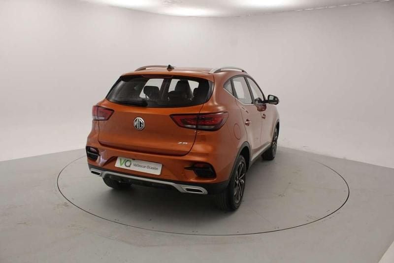 Usado MG ZS Luxury 106 CV (77 kW) 2023 Naranja Berlina