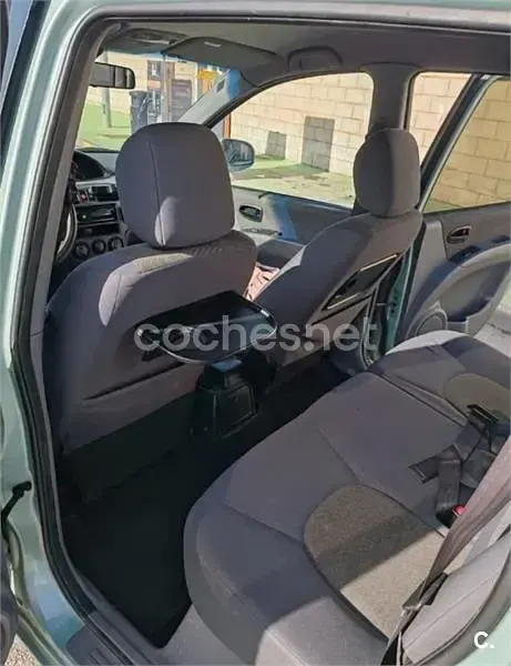 Usado Hyundai Matrix GLS 103 CV (75 kW) 2004 Verde Monovolumen