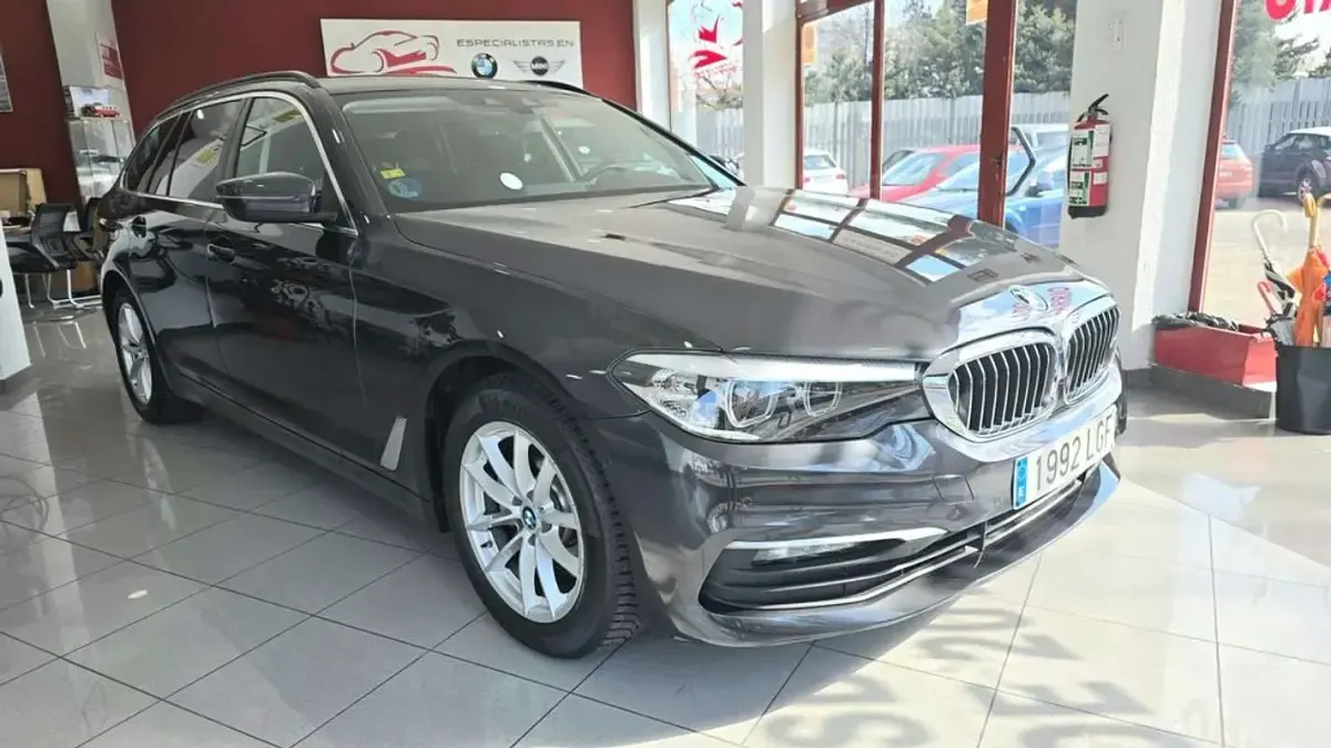 Usado BMW 520 190 CV (139 kW) 2020 Gris Familiar