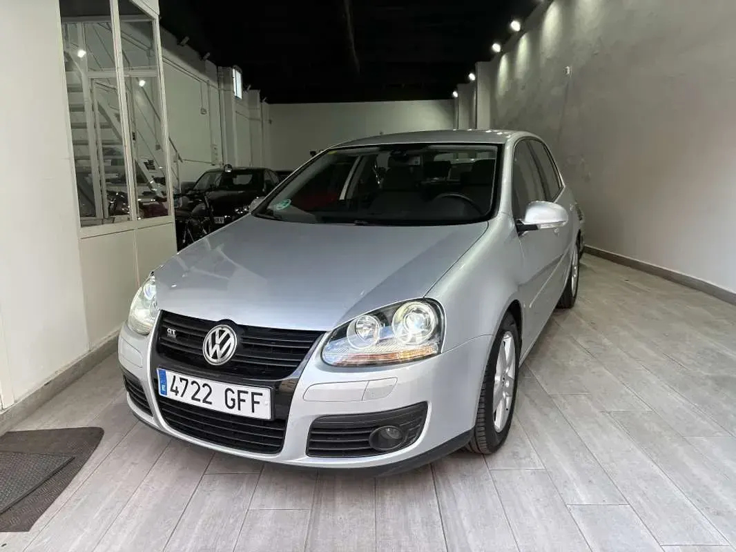 Usado VW Golf VI GT 122 CV (89 kW) 2009 Plateado Utilitario