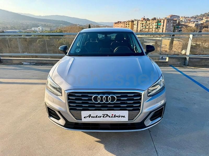 Usado Audi Q2 Advanced Plus 116 CV (85 kW) 2018 Gris / plata SUV