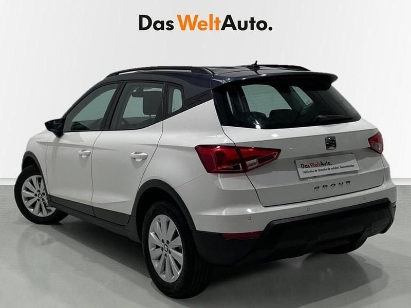 Usado Seat Arona Style 110 CV (80 kW) 2021 Blanco SUV