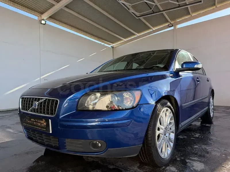 Usado Volvo S40 Momentum 125 CV (91 kW) 2006 Azul Berlina