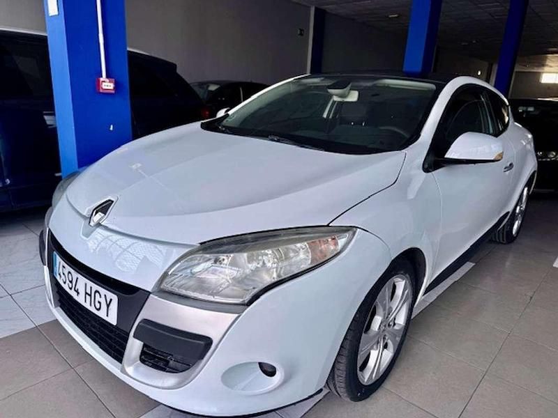 Blanco Usado 2011 Renault Mégane III Dynamique Coupe | 4490 € (Precio justo) - Imagen 1/4