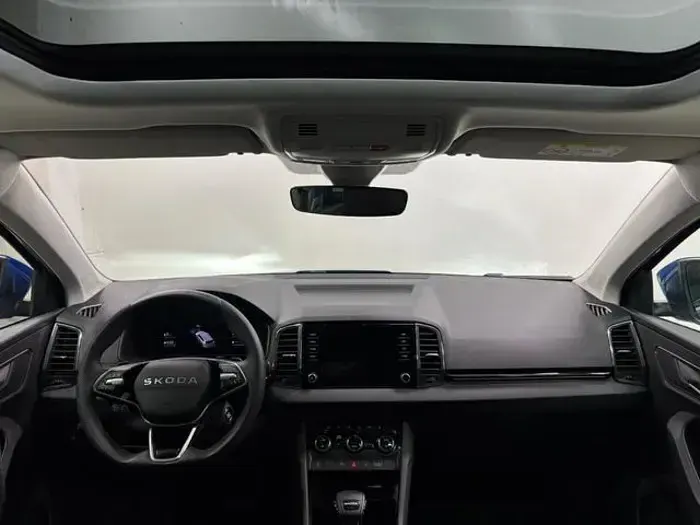 Nuevo Skoda Karoq 150 CV (110 kW) 2026 Gris plata SUV