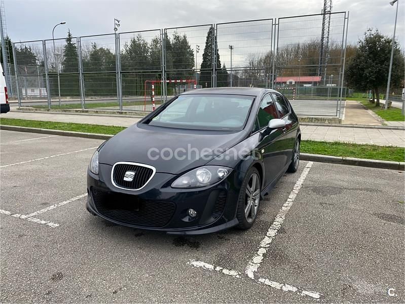 Usado Seat Leon FR 170 CV (125 kW) 2008 Negro Berlina