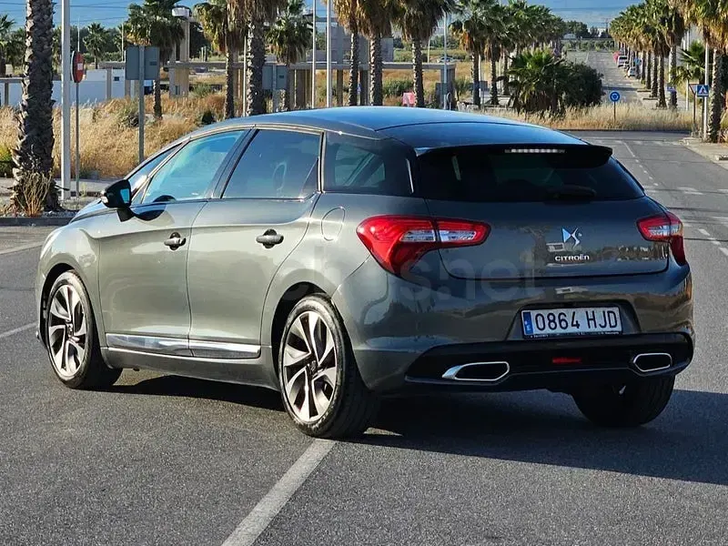Usado Citroën DS5 163 CV (119 kW) 2012 Gris / plata Utilitario